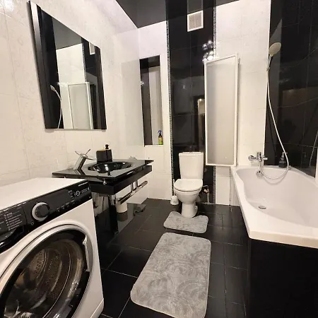 South Palmyra Apartment